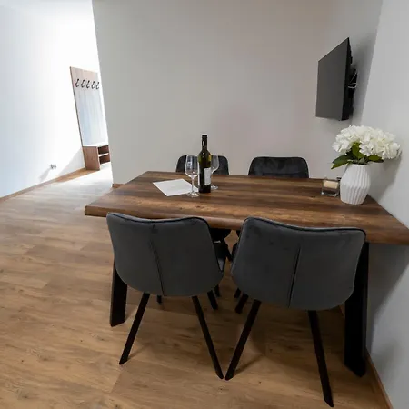 Hempl Apartmán *